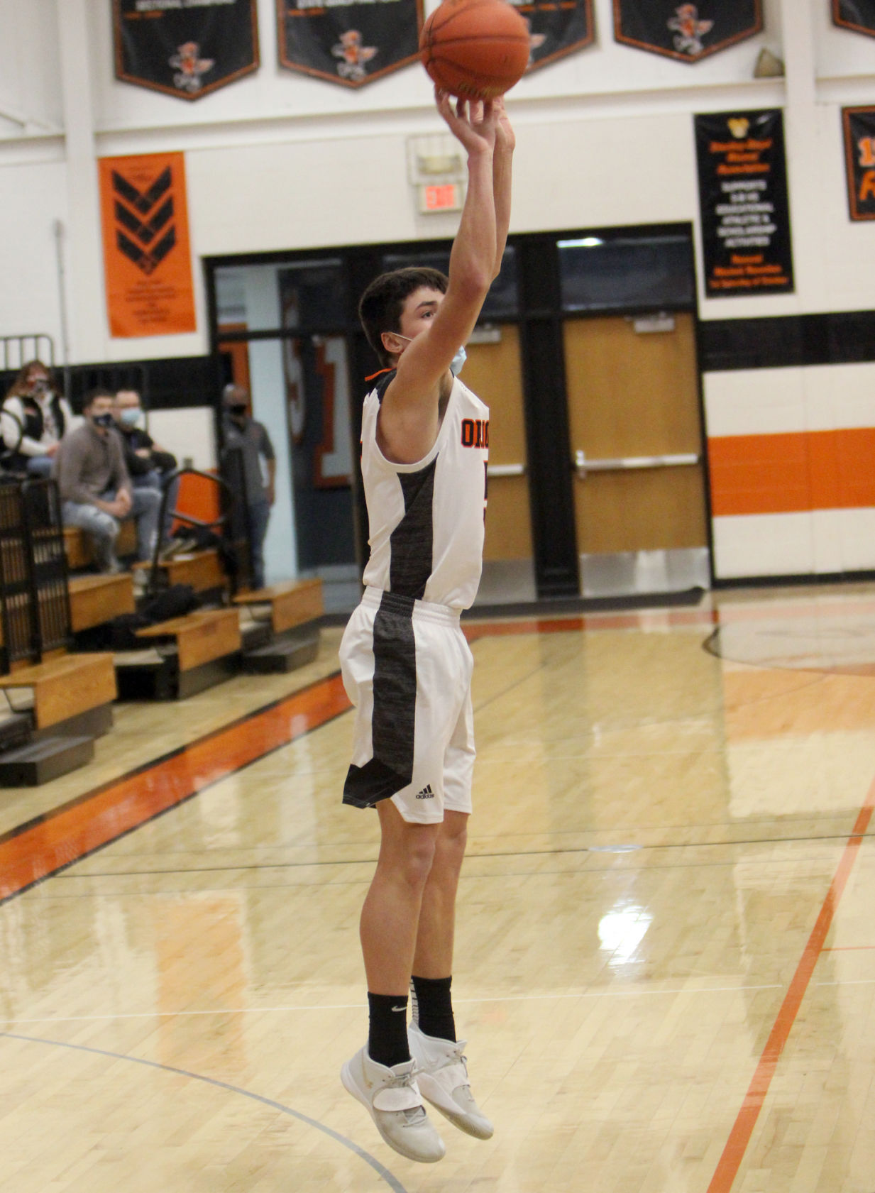 Elk Mound at Stanley-Boyd boys basketball 12-29-20